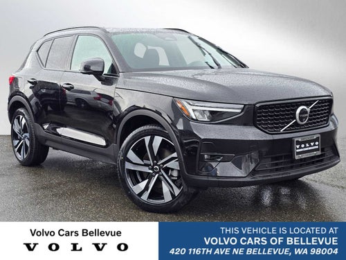2024 Volvo XC40 Plus Dark Theme