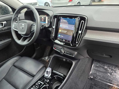 2024 Volvo XC40 Plus Dark Theme