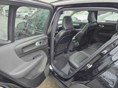 2024 Volvo XC40 Plus Dark Theme