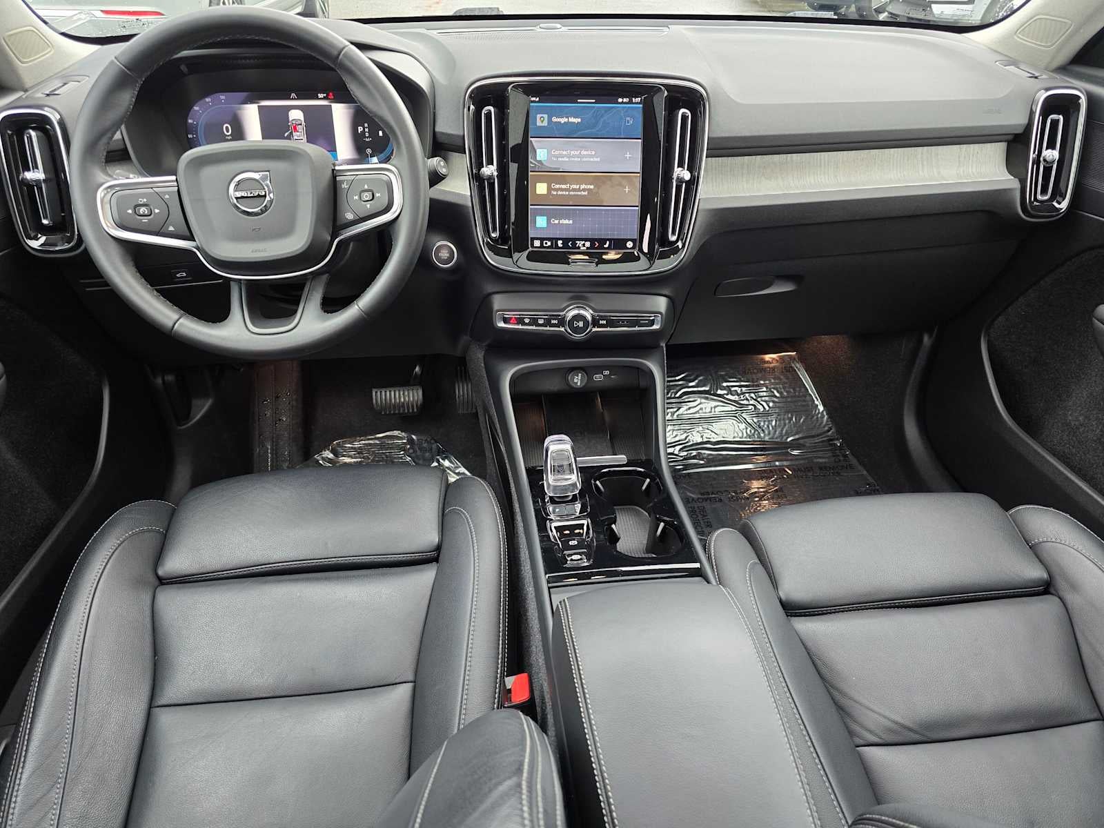 2024 Volvo XC40 Plus Dark Theme