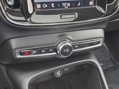 2024 Volvo XC40 Plus Dark Theme