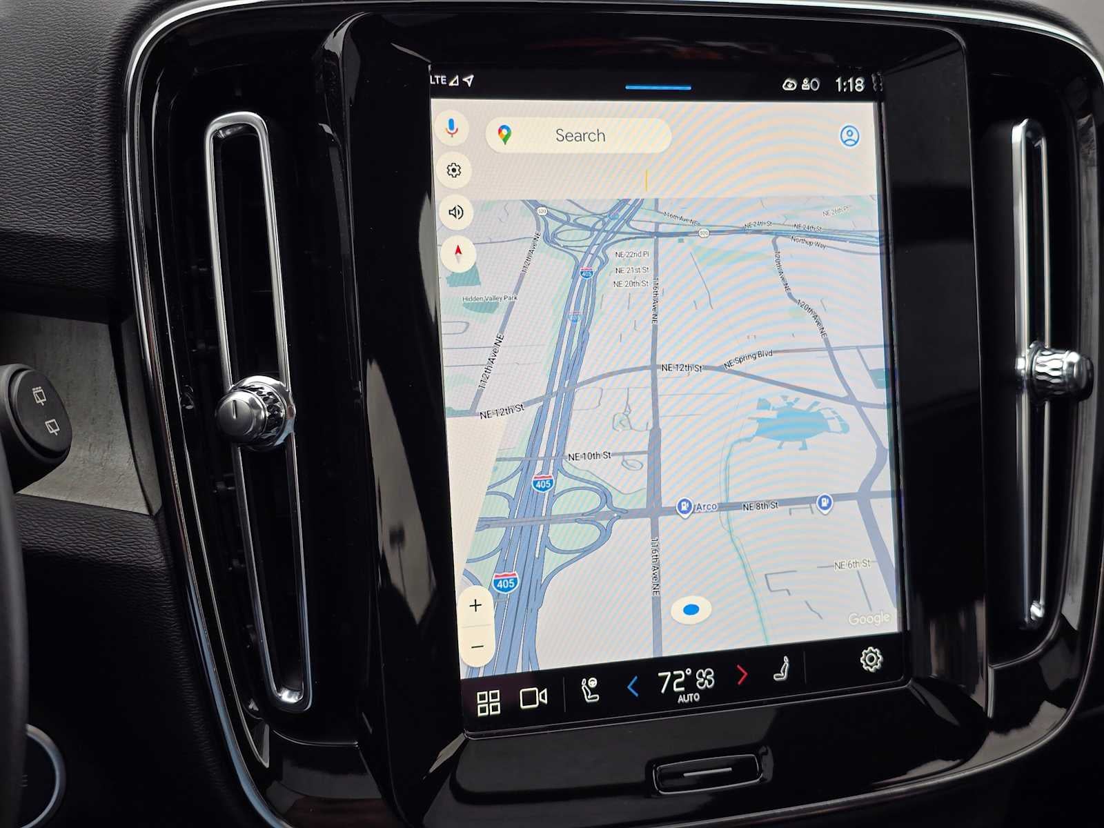 2024 Volvo XC40 Plus Dark Theme