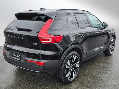 2024 Volvo XC40 Plus Dark Theme