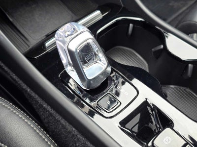 2024 Volvo XC40 Plus Dark Theme