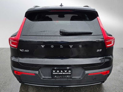 2024 Volvo XC40 Plus Dark Theme