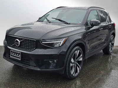 2024 Volvo XC40 Plus Dark Theme