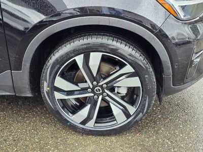 2024 Volvo XC40 Plus Dark Theme