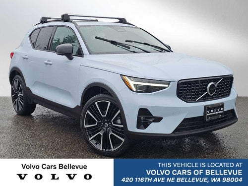 2025 Volvo XC40 Ultra Dark Theme