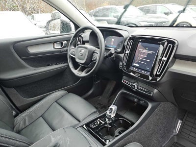 2025 Volvo XC40 Ultra Dark Theme