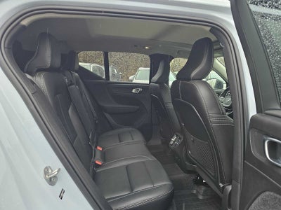 2025 Volvo XC40 Ultra Dark Theme