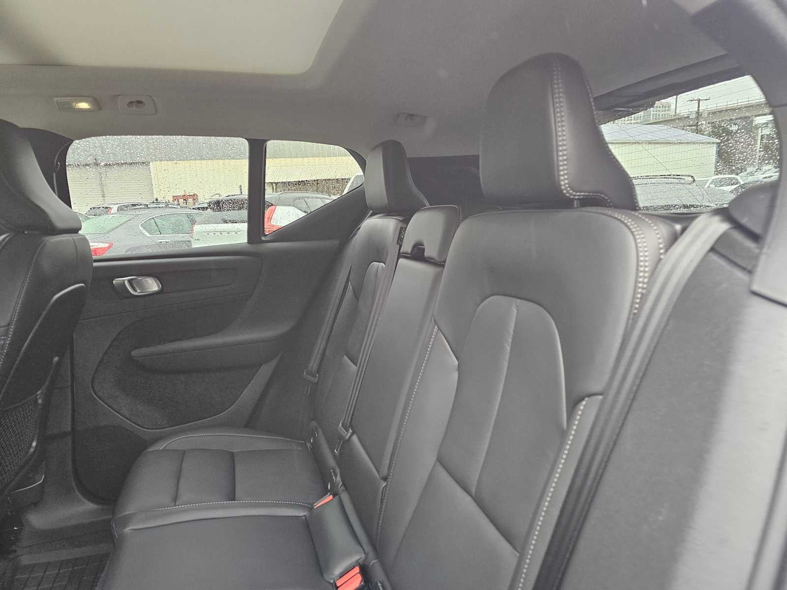 2025 Volvo XC40 Ultra Dark Theme