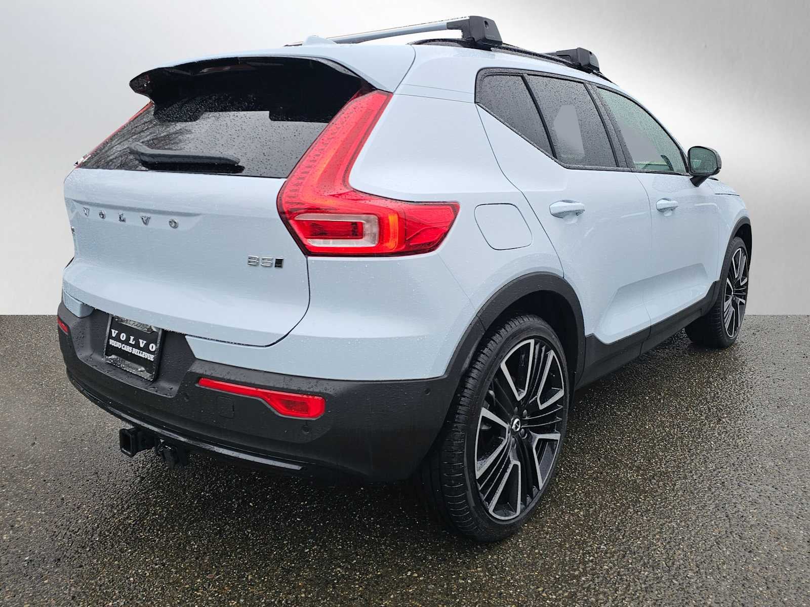 2025 Volvo XC40 Ultra Dark Theme
