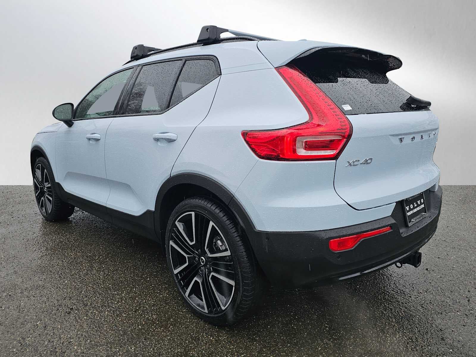 2025 Volvo XC40 Ultra Dark Theme