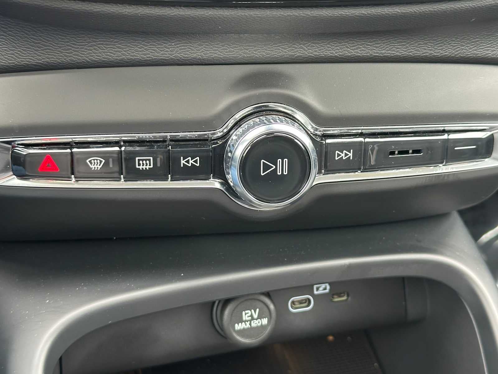 2026 Volvo XC40 Ultra
