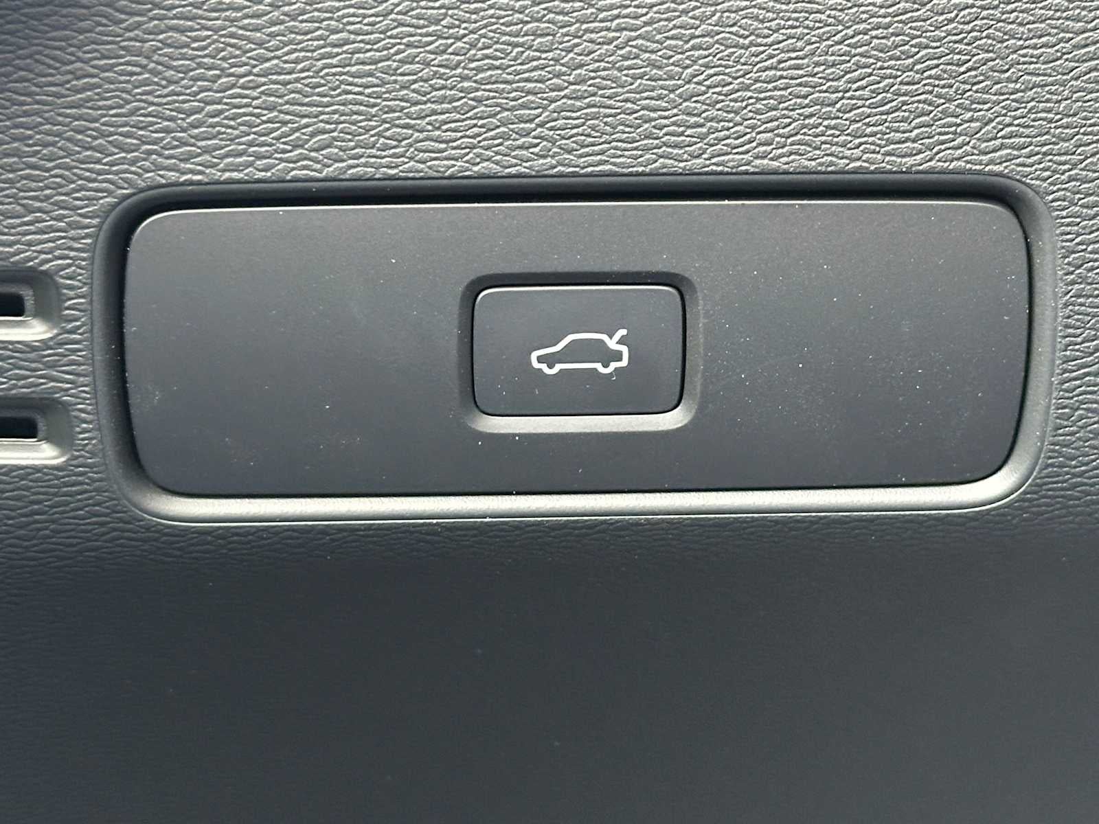 2026 Volvo XC40 Ultra