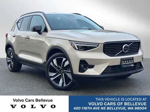 2025 Volvo XC40 Ultra Dark Theme