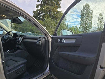 2023 Volvo XC40 Plus Bright Theme