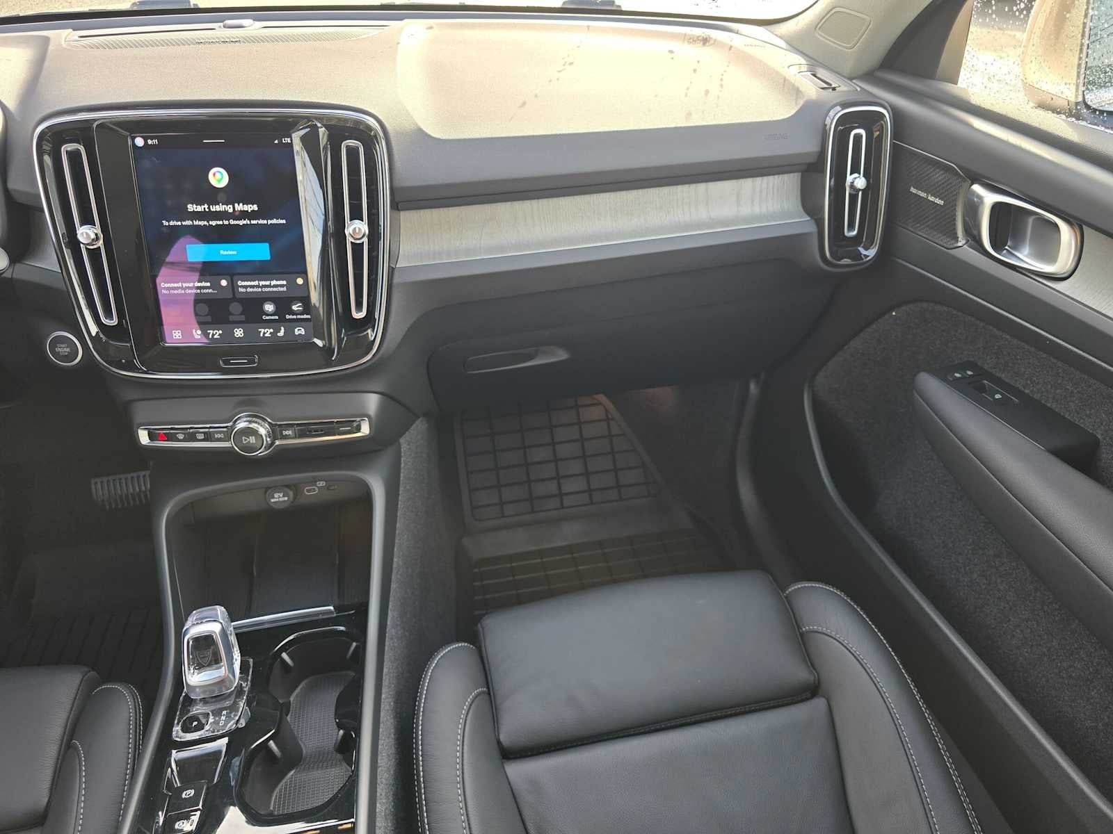 2023 Volvo XC40 Plus Bright Theme