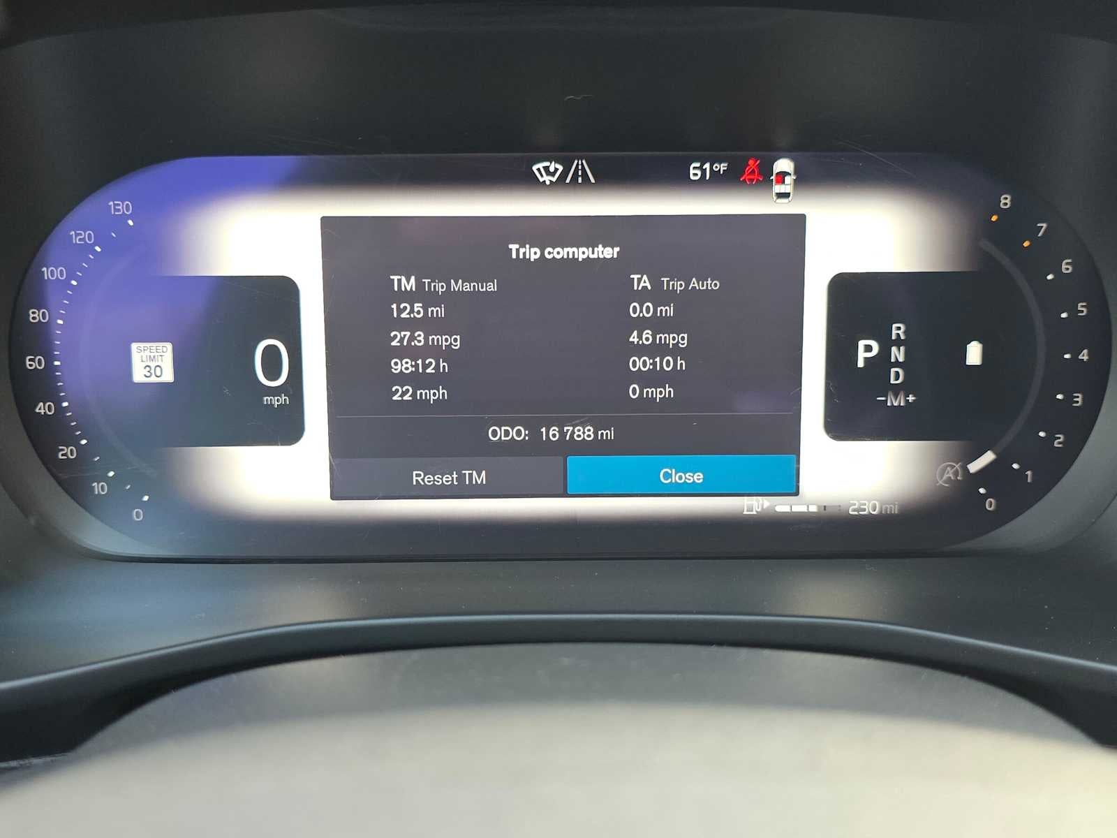 2023 Volvo XC40 Plus Bright Theme