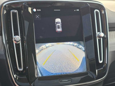 2023 Volvo XC40 Plus Bright Theme