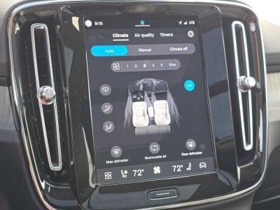 2023 Volvo XC40 Plus Bright Theme