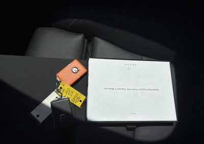 2023 Volvo XC40 Plus Bright Theme