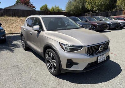 2023 Volvo XC40 Plus Bright Theme