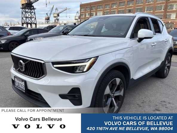 2023 Volvo XC40 Plus Bright Theme