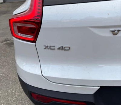 2023 Volvo XC40 Plus Bright Theme