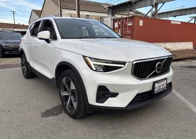 2023 Volvo XC40 Plus Bright Theme