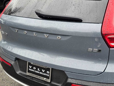 2023 Volvo XC40 Plus Bright Theme