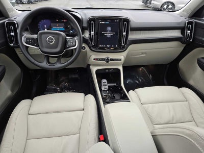 2023 Volvo XC40 Plus Bright Theme