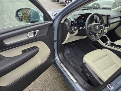 2023 Volvo XC40 Plus Bright Theme