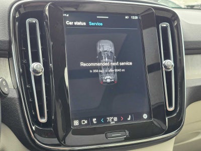 2023 Volvo XC40 Plus Bright Theme
