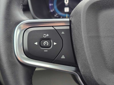 2023 Volvo XC40 Plus Bright Theme