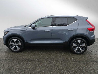 2023 Volvo XC40 Plus Bright Theme