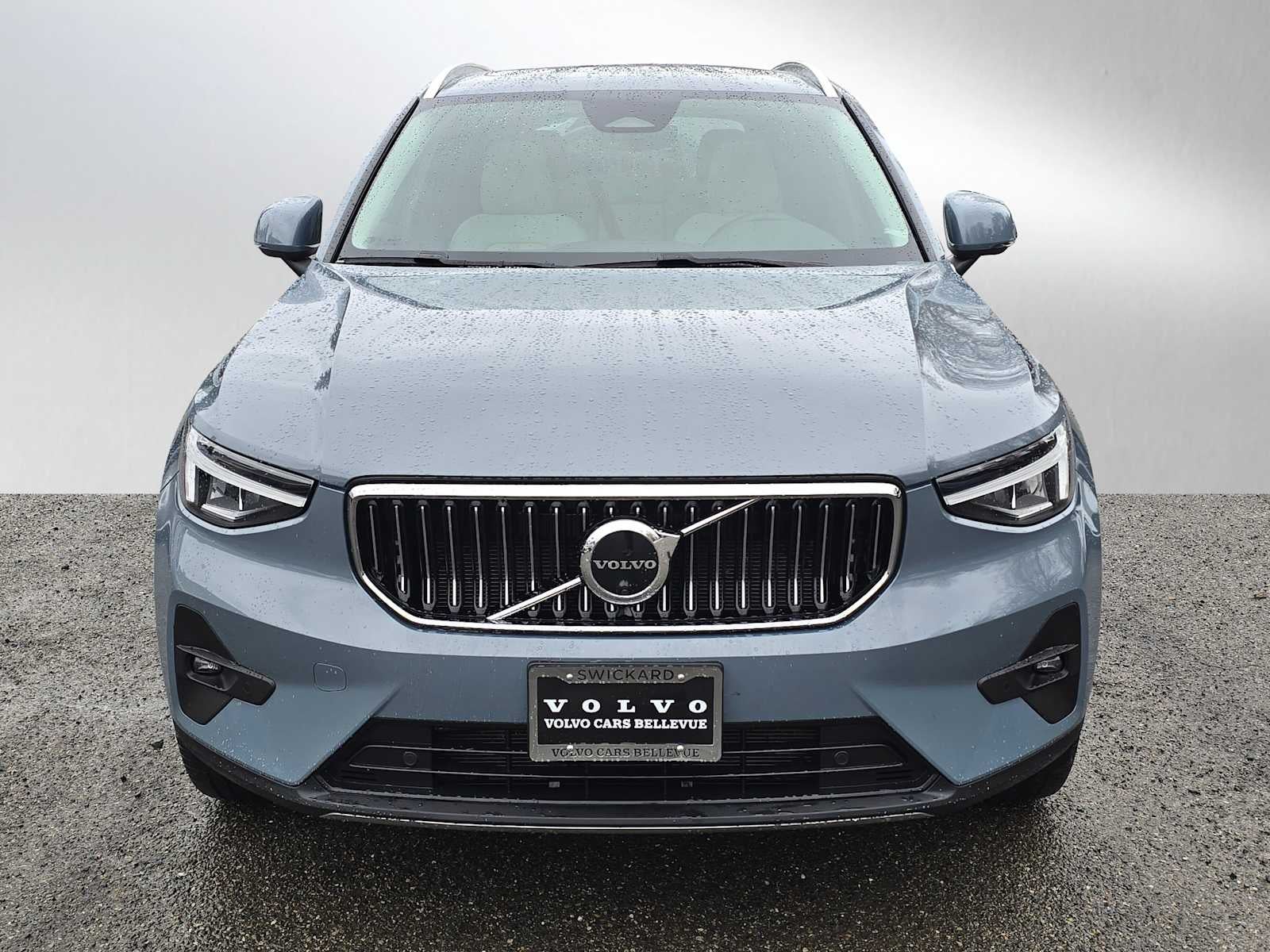 2023 Volvo XC40 Plus Bright Theme