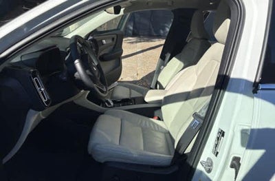 2023 Volvo XC40 Plus Bright Theme