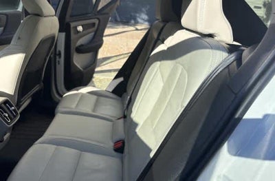 2023 Volvo XC40 Plus Bright Theme