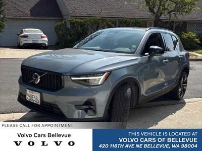 2023 Volvo XC40 Plus Dark Theme
