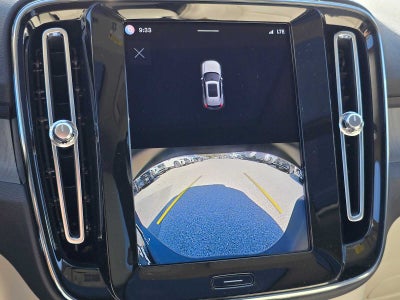 2023 Volvo XC40 Plus Dark Theme