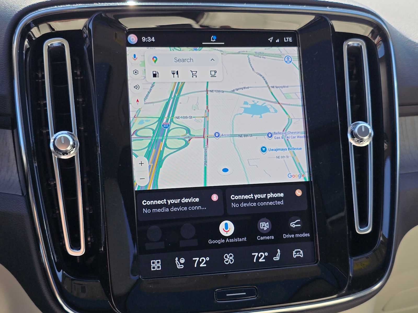 2023 Volvo XC40 Plus Dark Theme