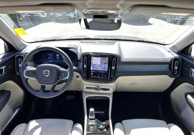 2023 Volvo XC40 Plus Dark Theme