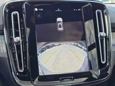 2023 Volvo XC40 Plus Dark Theme