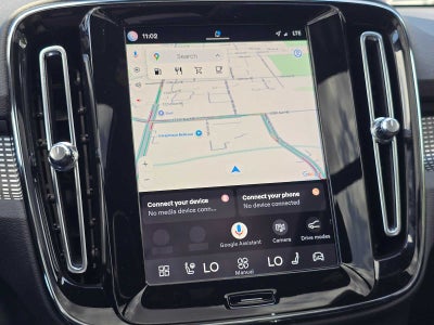 2023 Volvo XC40 Plus Dark Theme