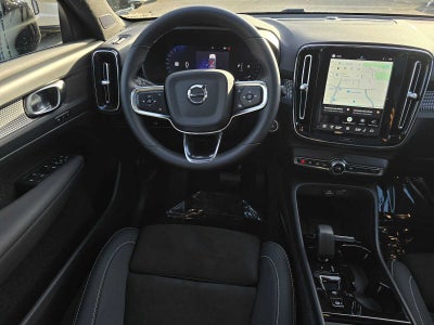 2023 Volvo XC40 Plus Dark Theme