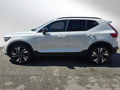 2023 Volvo XC40 Ultimate Dark Theme