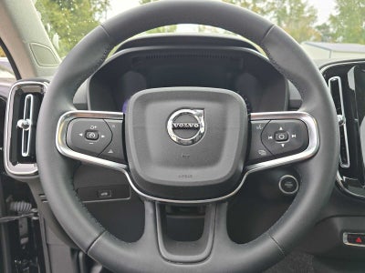 2023 Volvo XC40 Ultimate Dark Theme