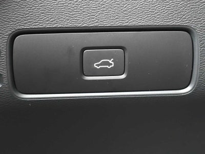 2023 Volvo XC40 Ultimate Dark Theme
