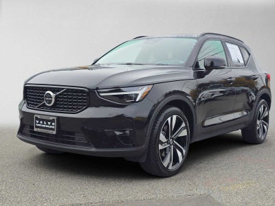 2023 Volvo XC40 Ultimate Dark Theme